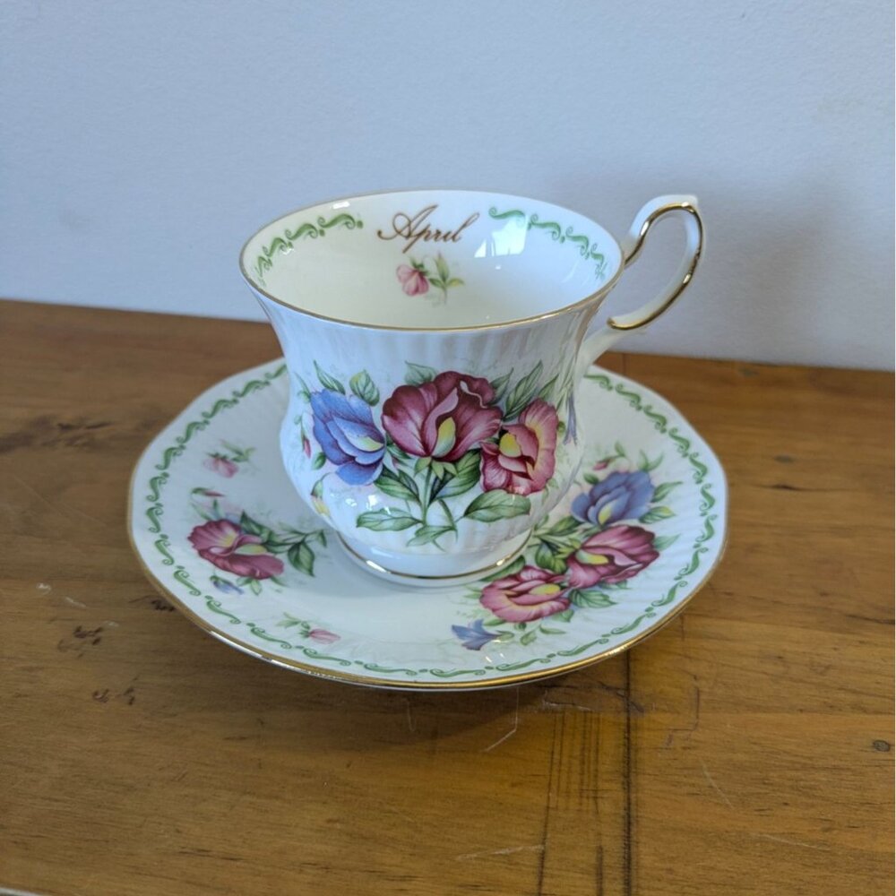 Queens Bone China April Sweet Pea Teacup & Saucer Floral Design England Vintage